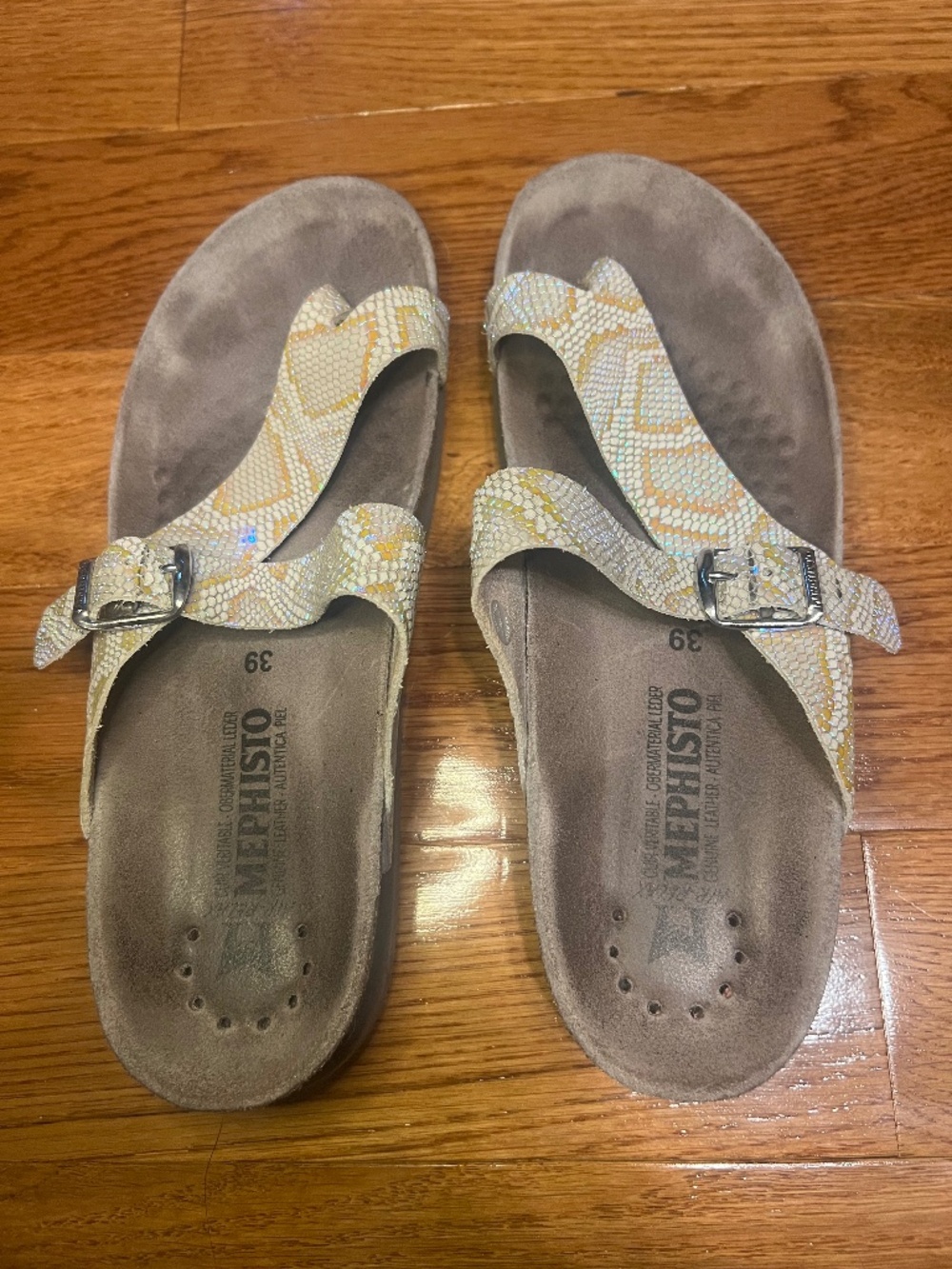 MEPHISTO HELEN SANDALS - SIZE 39